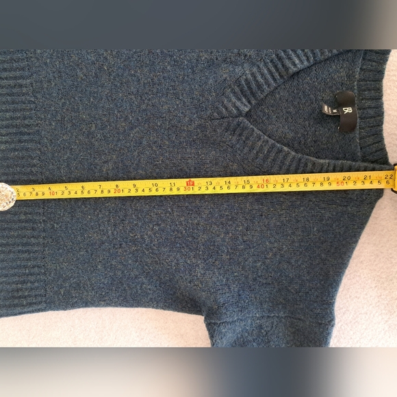 Banana Republic Wool Cotton Blend Teal V-Neck Petite Sweater - Picture 9 of 12